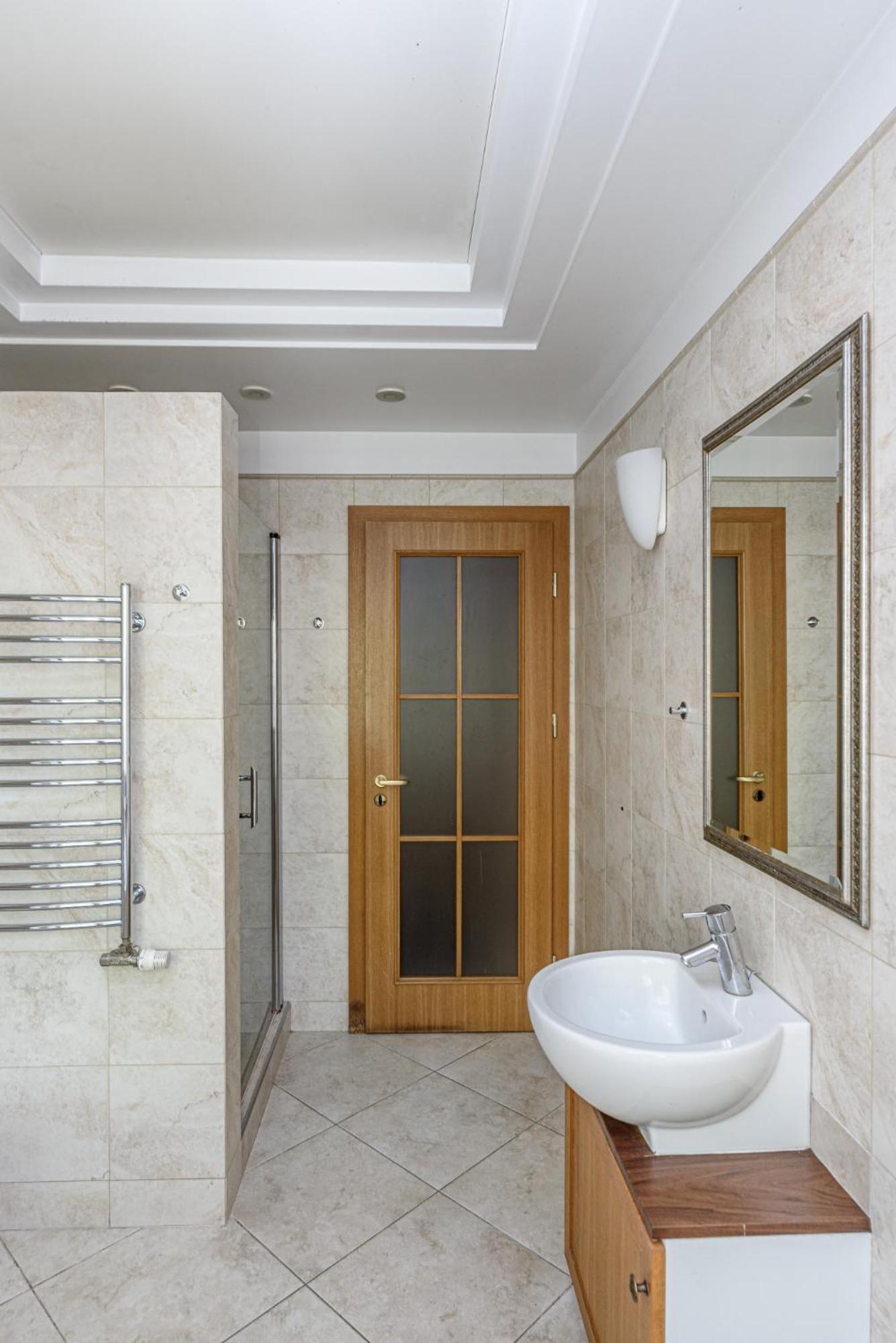 Jacuzzi Apartments X Free Parking X Self Check-In 24X7 By H&H VNO Extérieur photo