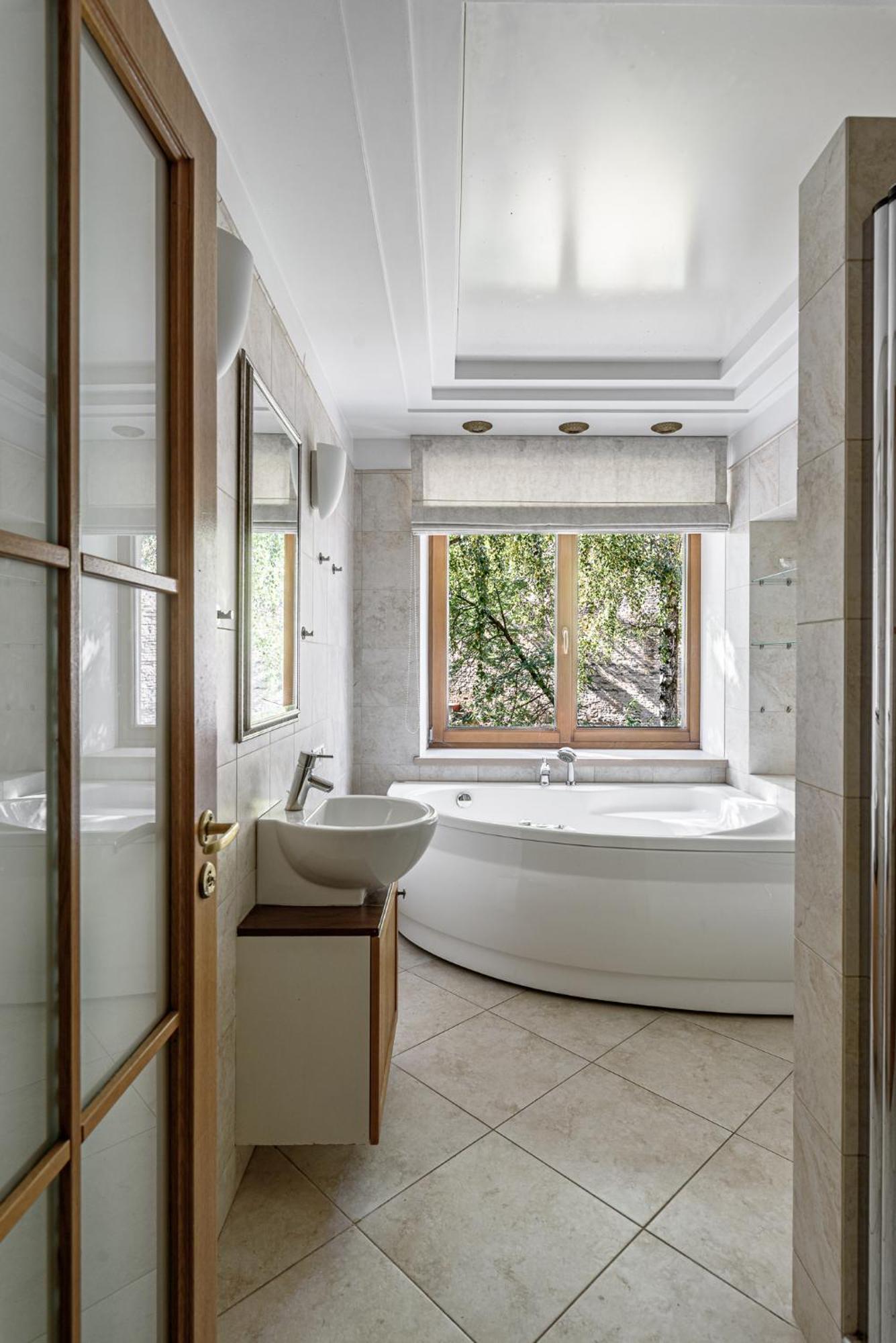 Jacuzzi Apartments X Free Parking X Self Check-In 24X7 By H&H VNO Extérieur photo